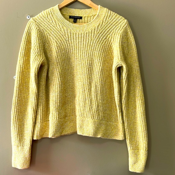 Banana Republic knit sweater! Size M - Picture 1 of 4